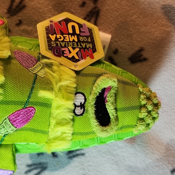 goDog® Chew Guard Technology™ Holiday Cactus Dog Toy - Plush, Squeaker Brand New - Picture 9 of 12